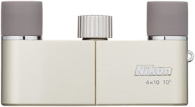 Nikon Yu 4X10D closeup highlights 19 mm thickness and comfortable grip for indoor use.