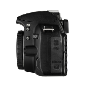 Nikon D3100 right grip ergonomics comfortable for extended sessions