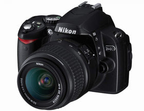 Nikon D40 2.5-inch LCD display for quick image review