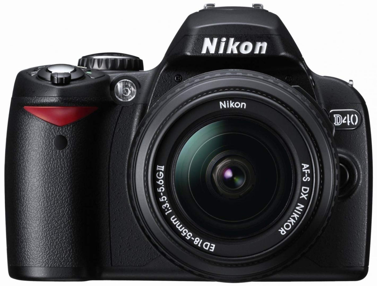 Nikon D40 DSLR with kit lens ready for beginner photography