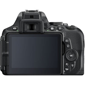 Nikon D5600 vari-angle touchscreen enables creative angles and precise focusing.