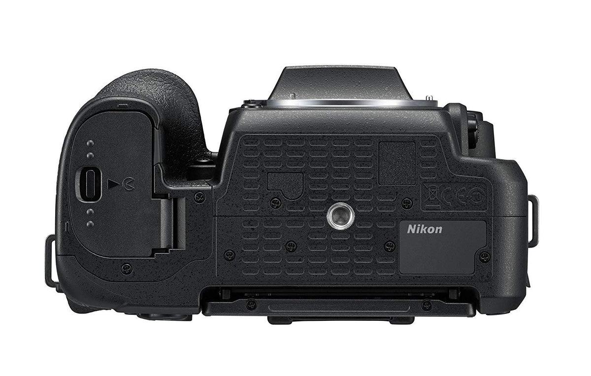 Nikon D7500 51-point AF with cross-type sensors for precision.