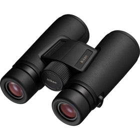 Monarch M5 close focus to 8.2 ft reveals fine detail up close