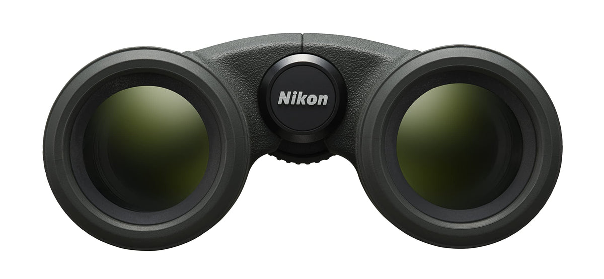 Nikon PROSTAFF P7 10x30 eye cups demonstrate comfortable viewing with adjustable relief