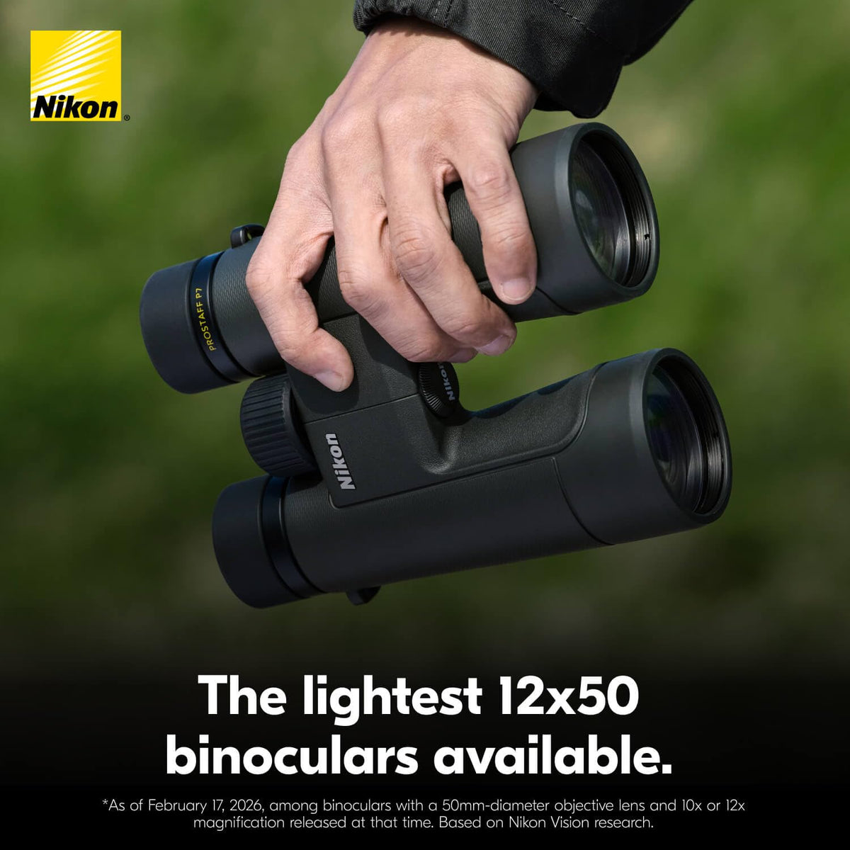 Nikon PROSTAFF P7 ergonomic grip for comfortable handling.