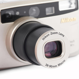 Nikon Renewed packaging box demonstrates careful inspection and ready-to-use kit.