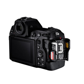 Nikon Z 8 8K-60p internal video for cinematic timelines.