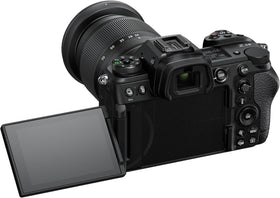 Nikon Z6 III 24-70mm f/4 side view highlights compact form for versatile shooting
