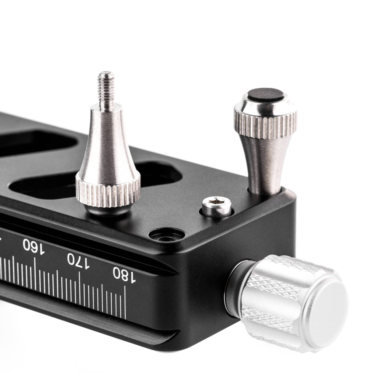 NiSi NM-200S macro rail Arca-Swiss clamp ensuring secure attachment for versatile lenses.