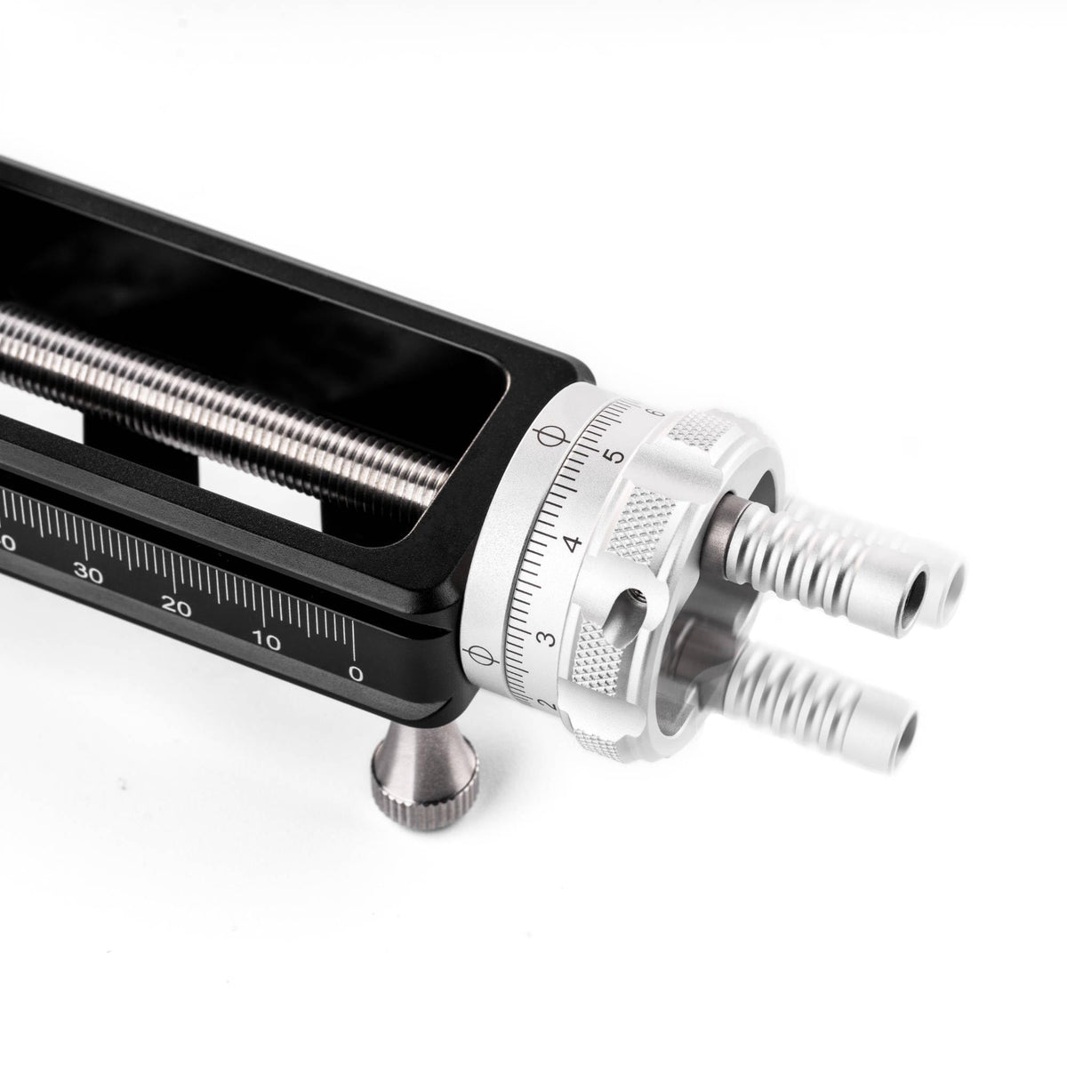 NiSi NM-200S macro rail long quick-release plate speeds mounting.