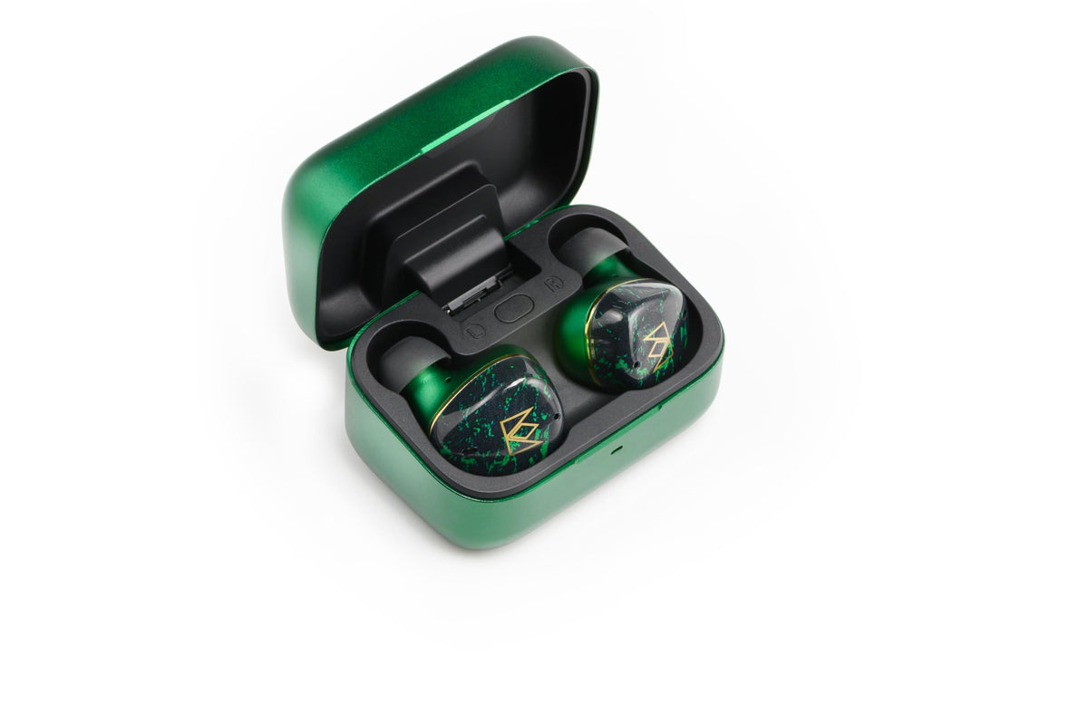 Noble FoKus Rex5 green earphones with microphone enable clear hands-free calls.