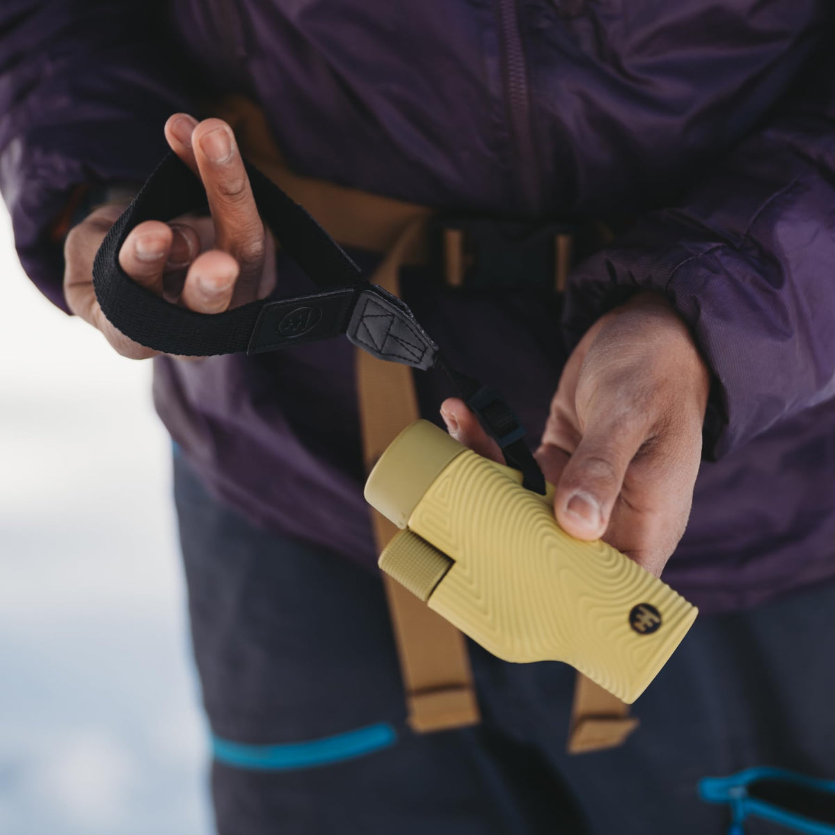 Field Tube 8x32 supports smartphone photography for quick moment capture