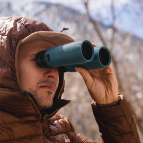 Nocs Provisions Pro Issue 10x42 compact and travel-ready design
