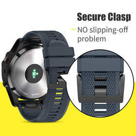 NotoCity 26mm band; skin-friendly silicone reduces irritation during wear