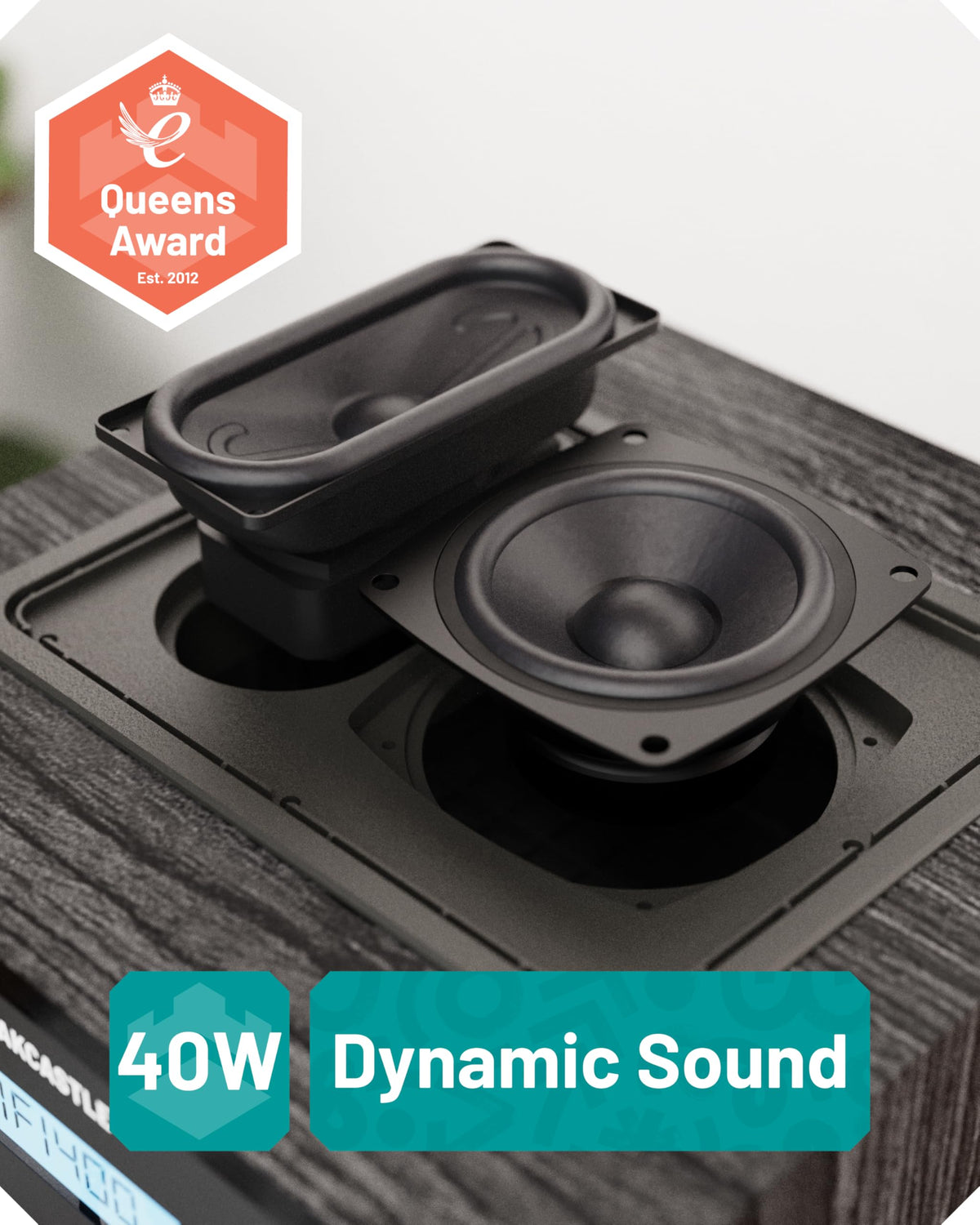 Oakcastle Hifi400 back ports for Bluetooth, USB and AUX devices