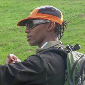 OhO sunshine wearer showcasing open-ear design during activity