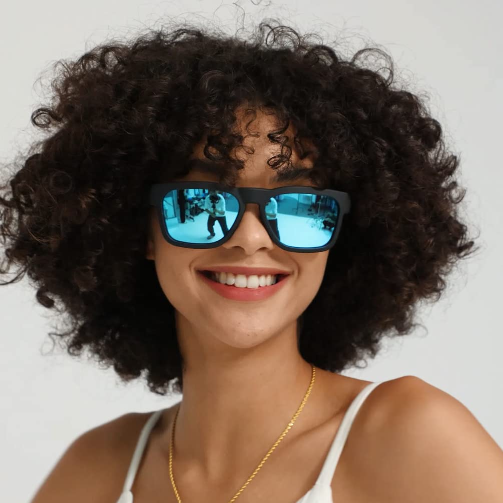 OhO sunshine side profile on a model demonstrating secure fit during movement for active wear