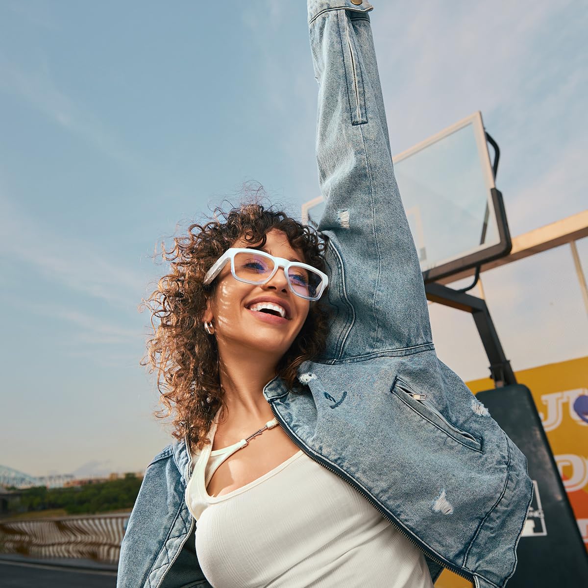 OhO Sunshine smart glasses offer up to 10 hours of playback.