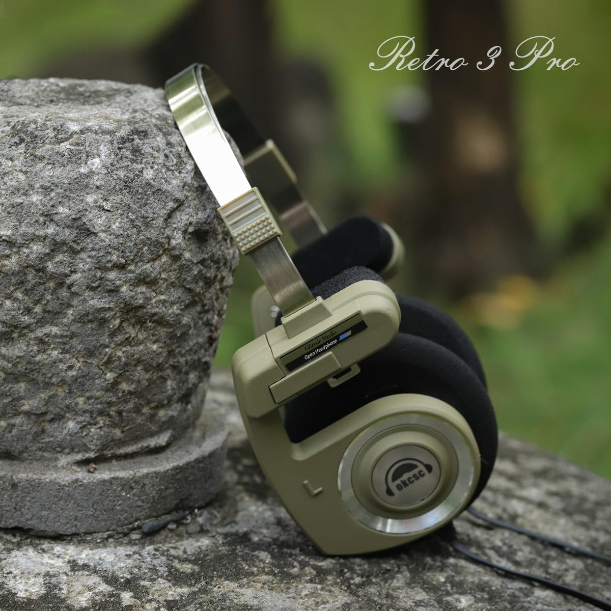 okcsc Classic Portable Headphones contents include everything you need to get started.
