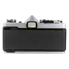 Olympus OM-1 rear panel and viewfinder for classic composition.