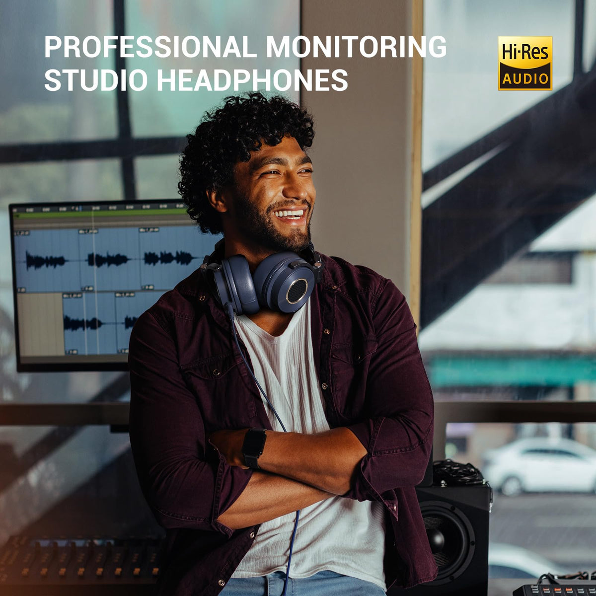 OneOdio Monitor 60 ear cushions providing breathable comfort and isolation.