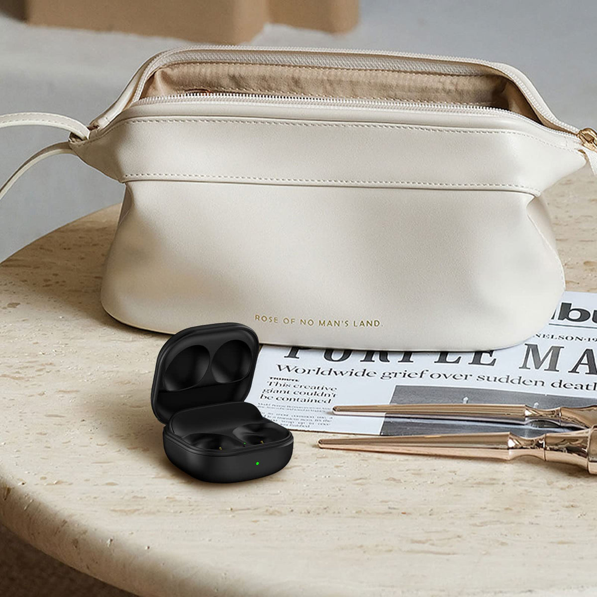 Oriflame USB-C charging cable included for fast wired charging