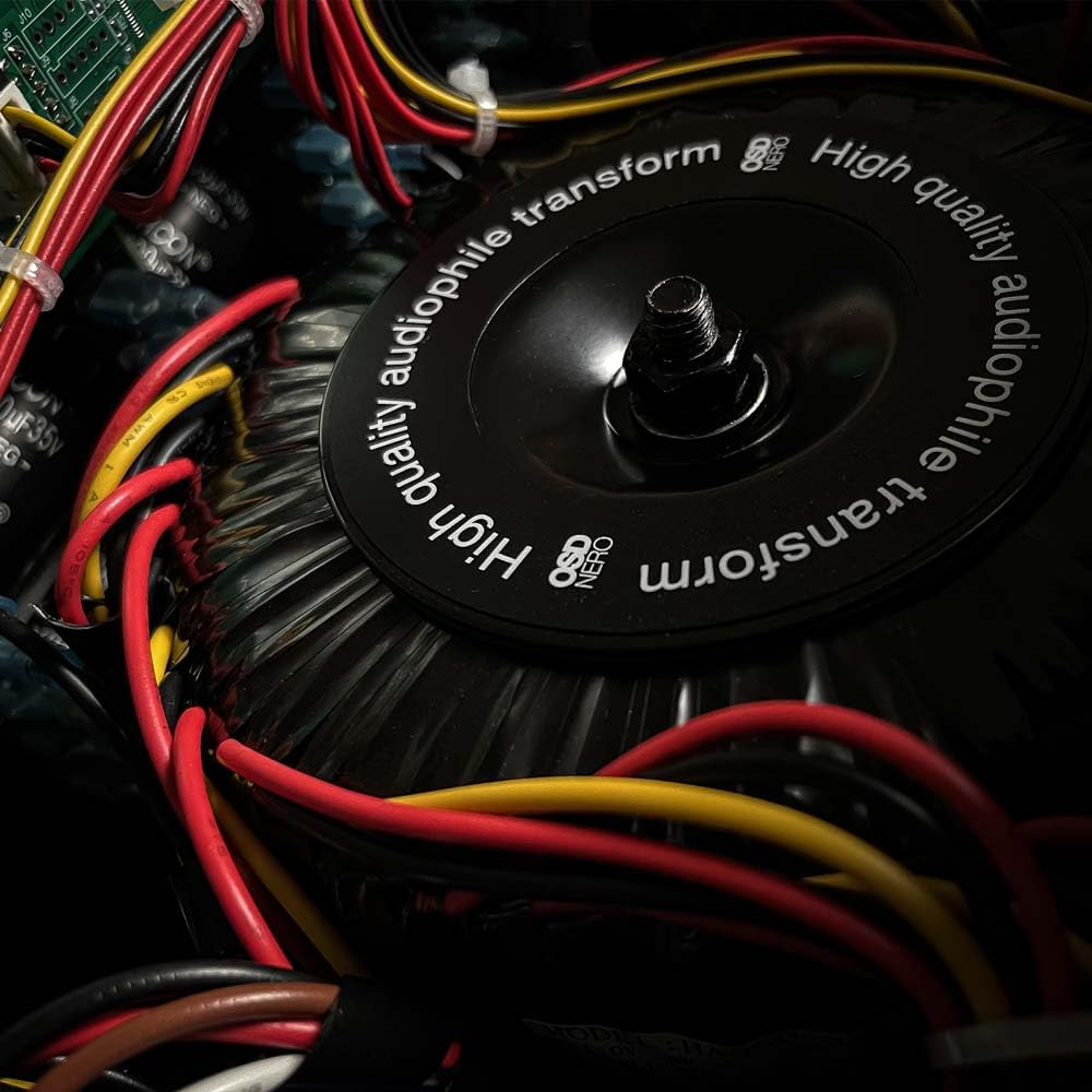 12V trigger connects processor and amplifier for synchronized power on/off.