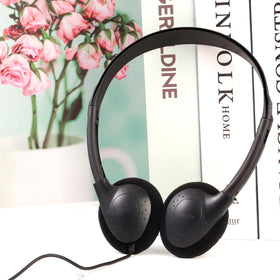 OSSZIT headphones used by a student in class improving focus during lessons