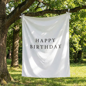 Oudain Happy Birthday Burlap Banner 75x100cm hung on wall for rustic decor.