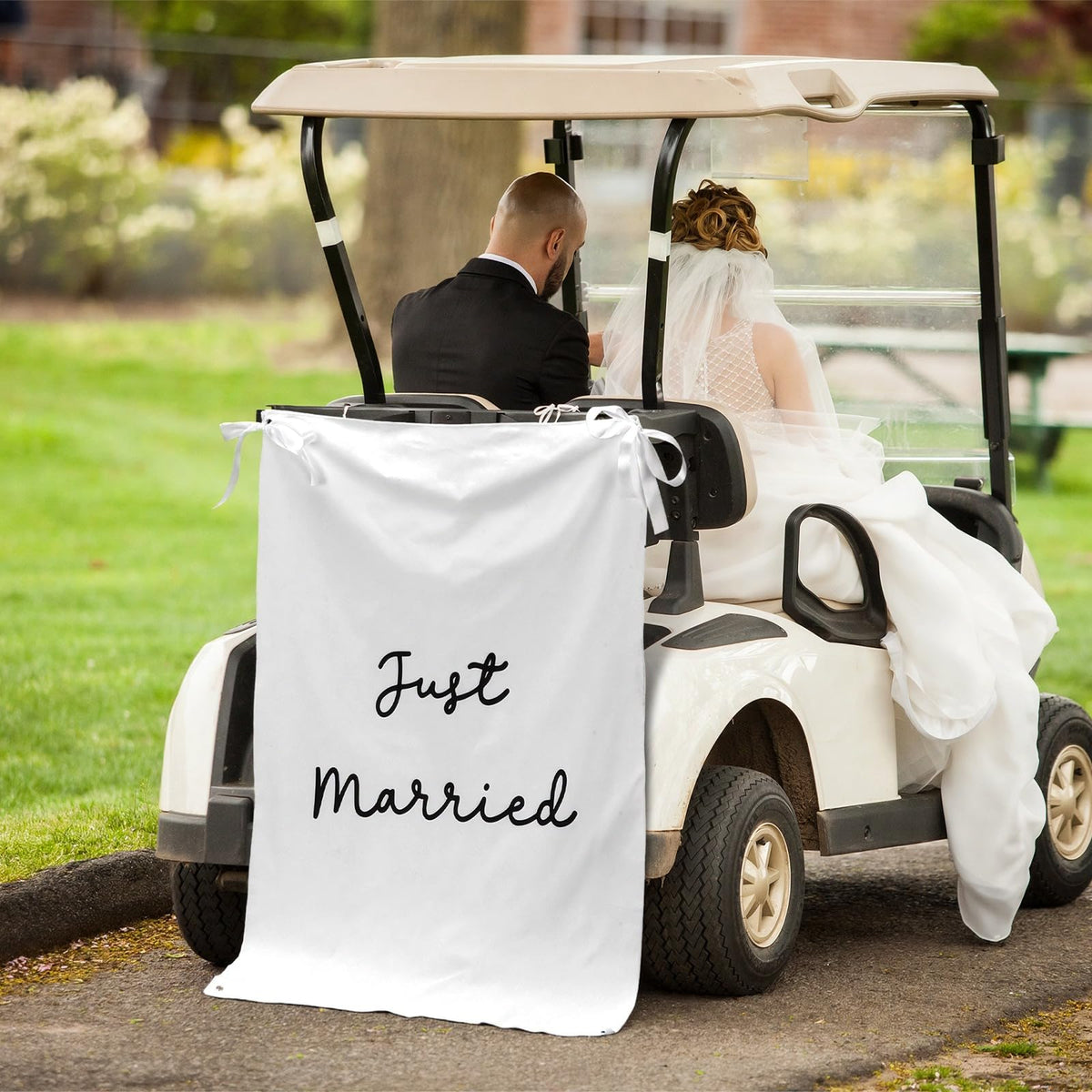 Oudain indoor-outdoor ready backdrop enhances garden or hall weddings.