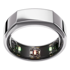 Oura Ring Gen3 Heritage silver worn on the finger for sleep tracking