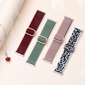 Ouwegaga buckle closure on stainless steel buckle provides adjustable fit.