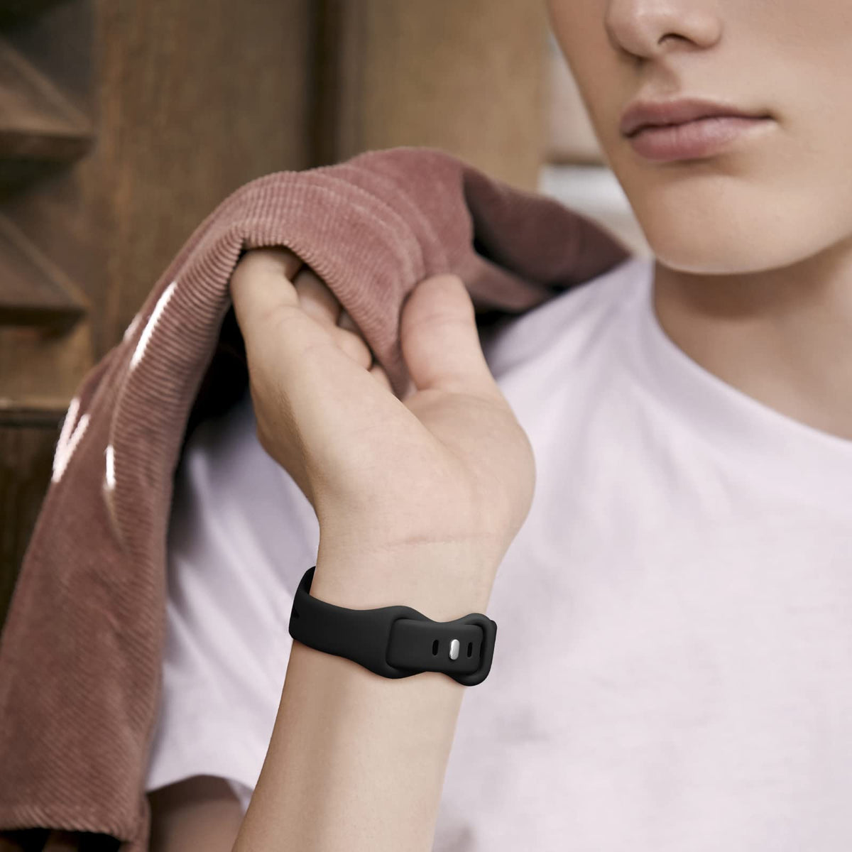 Ouwegaga band is water and sweat resistant for active days.
