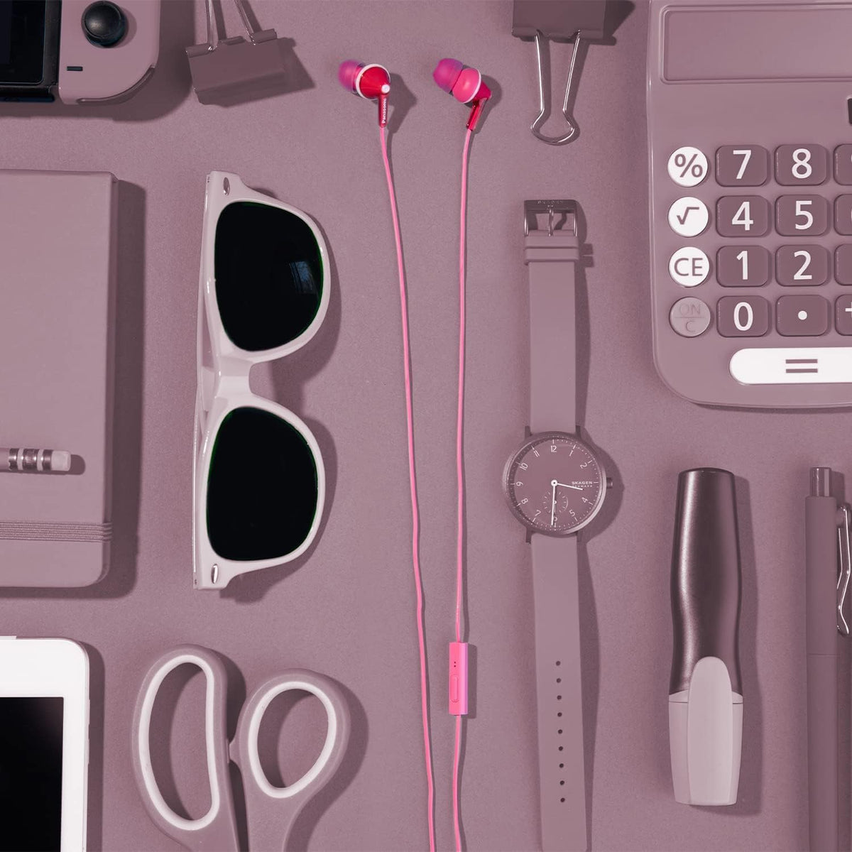 Panasonic ErgoFit Earbuds ergonomic fit with three earpad sizes for secure wear
