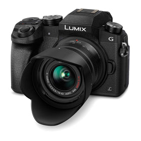 G7 eye viewfinder offers bright framing in direct sunlight.