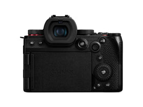 Panasonic LUMIX G9II 8-stop IBIS stabilizes handheld shots in low light.
