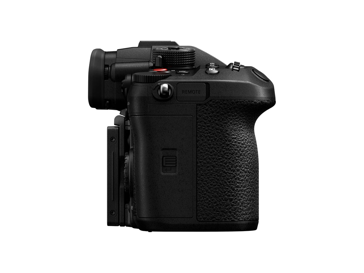 Panasonic LUMIX GH7 13-stop dynamic range delivers rich tones.