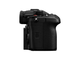 Panasonic LUMIX GH7 13-stop dynamic range delivers rich tones.