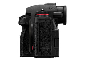 Panasonic Lumix S1II tilt-angle LCD for versatile shooting angles.
