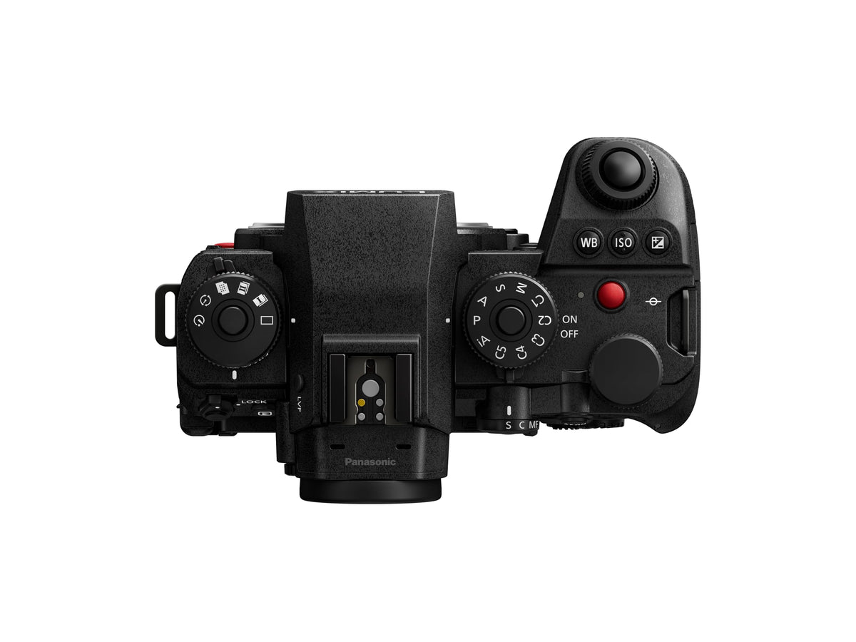 Panasonic LUMIX S1RII AI subject detection supports reliable auto-focus for fast action.