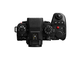 Panasonic LUMIX S1RII AI subject detection supports reliable auto-focus for fast action.