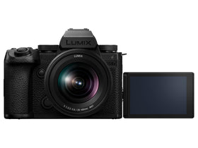 Panasonic LUMIX S5II 4K video capture underlines versatile unlimited recording and heat management.