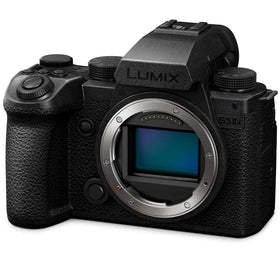 Panasonic LUMIX S5IIX 14-stop-V-Log captures broad tonal range.