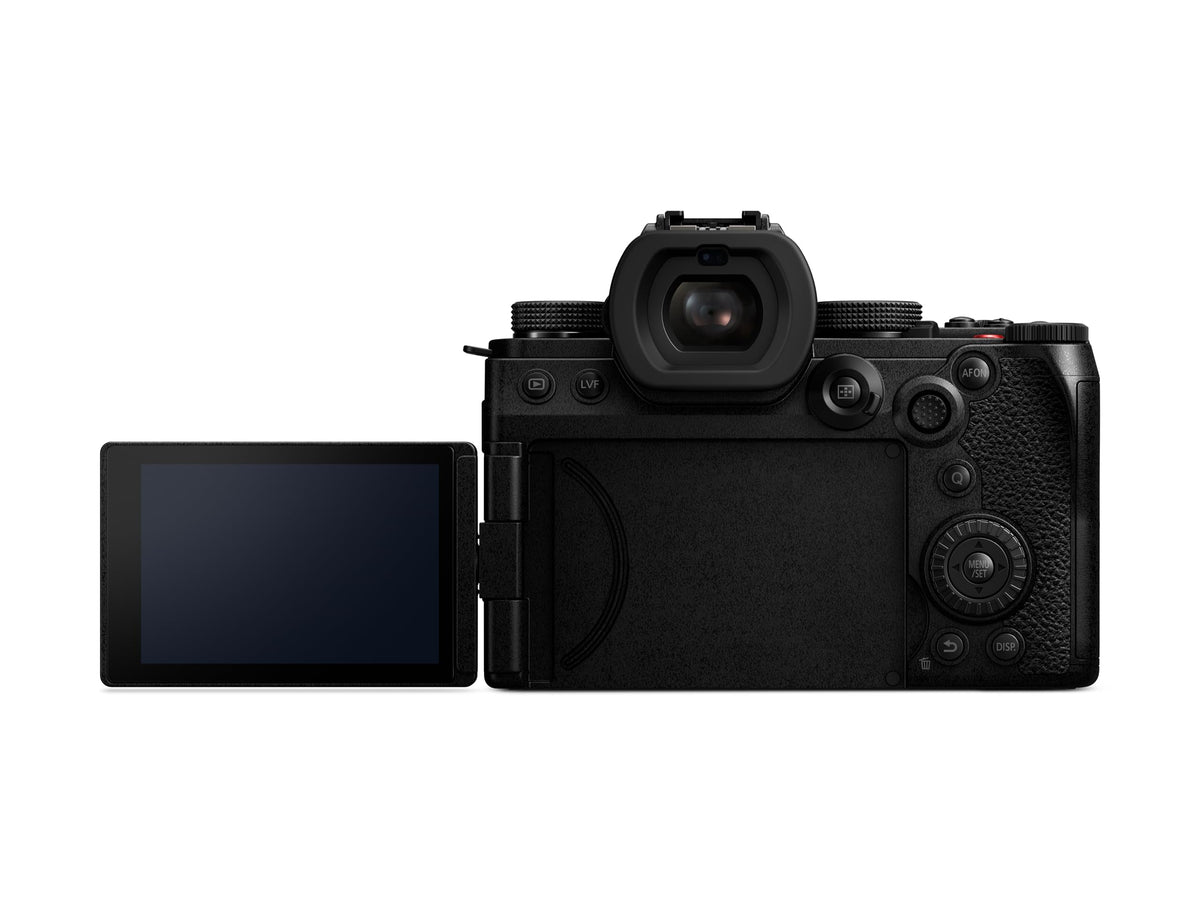 Panasonic LUMIX S5IIX records in 5-8K Pro-Res for detailed footage.
