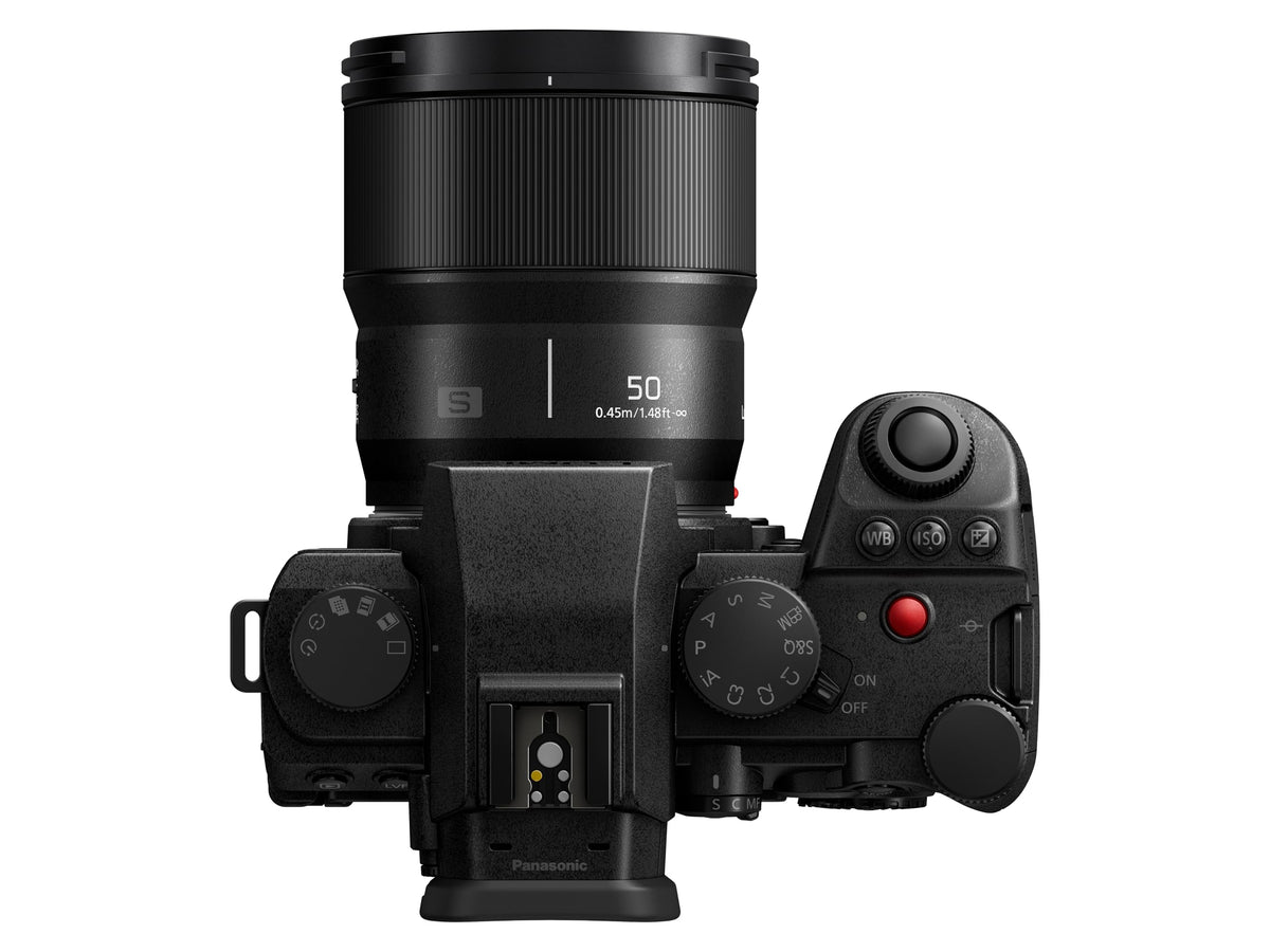 Panasonic LUMIX S5IIX 50mm f/1.8 lens for crisp low-light portraits