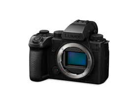 Panasonic LUMIX S5IIX Active I.S. stabilizes handheld video for smoother shots.