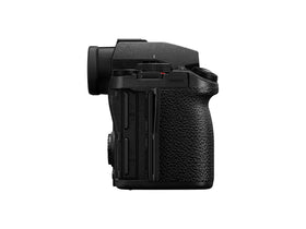 Panasonic LUMIX S5IIX supports IP streaming for live broadcasts.