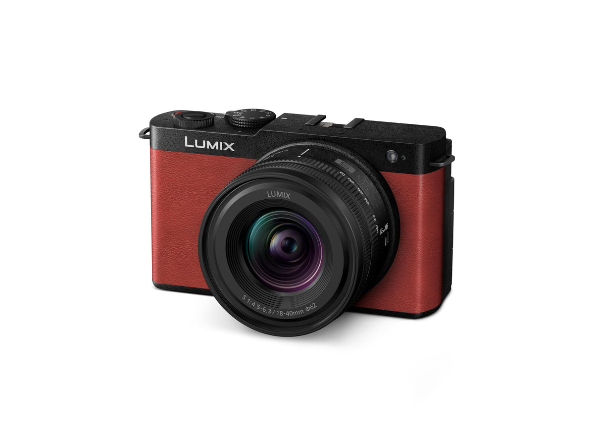 Panasonic LUMIX S9 with vlogging setup, quick sharing via Wi-Fi.
