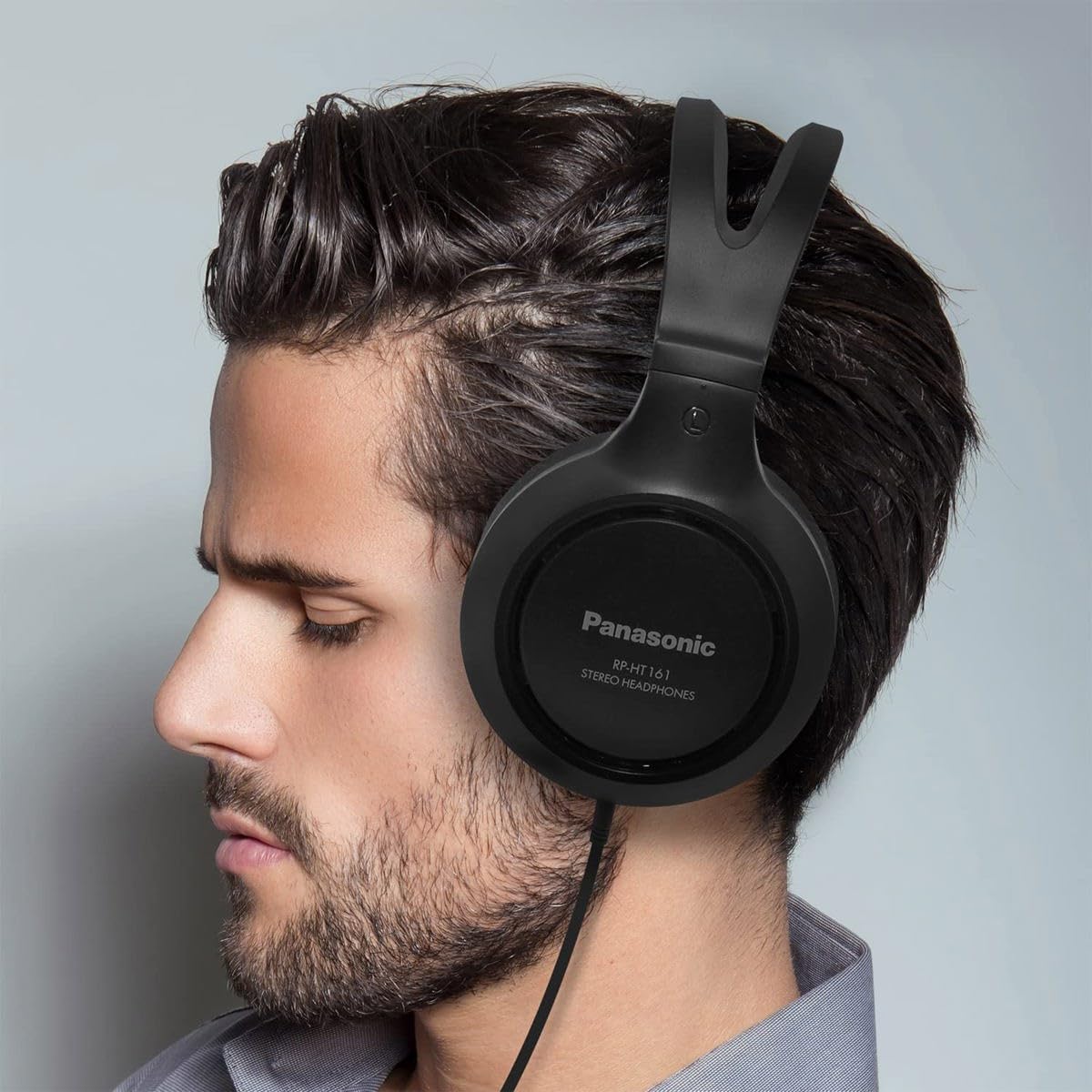 Adjustable headband provides quick, secure fit across heads