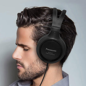 Adjustable headband provides quick, secure fit across heads